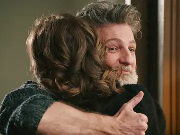 La sorpresa que puede cambiarlo todo: ¡Jaime vuelve a casa y Marta se queda en shock al recibirle! La sorpresa que puede cambiarlo todo: ¡Jaime vuelve a casa y Marta se queda en shock al recibirle!