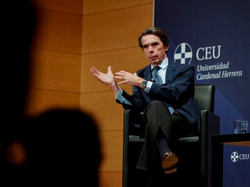 El expresidente del Gobierno José María Aznar durante su intervención este lunes en las jornadas Memoria y Legado de la Transición, de la Universidad Cardenal Herrera CEU