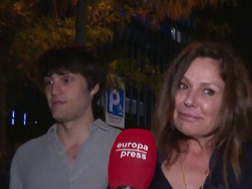 Nuria González, junto a su hijo en Madrid