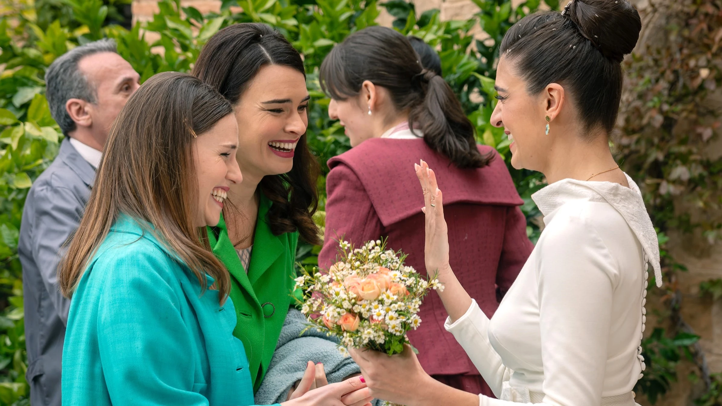 Claudia, Fina y Carmen Claudia, Fina y Carmen