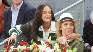 Victoria Federica, con su madre, la infanta Elena, en el Mutua Madrid Open