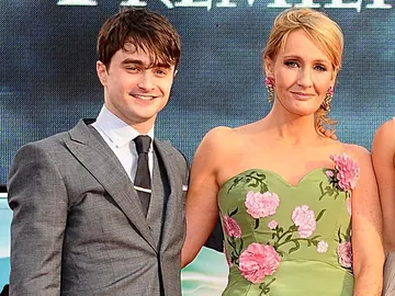 Daniel Radcliffe y J.K. Rowling Daniel Radcliffe y J.K. Rowling