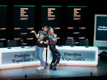 Eva Soriano y Nacho García, presentadores de 'Cuerpos especiales'