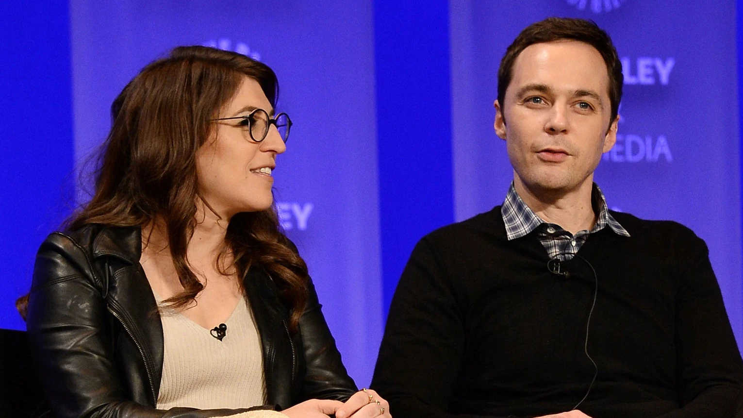 Mayim Bialik y Jim Parsons