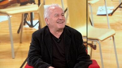 El cantante Víctor Manuel responde a los jóvenes que creen que estamos ante una guerra civil: 