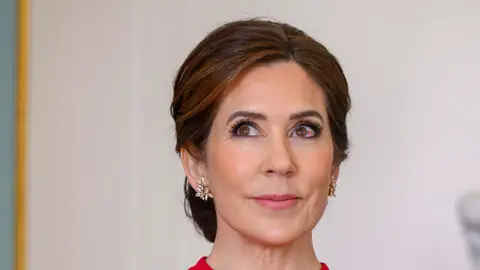Mary de Dinamarca con un derrame en el ojo en su viaje a Suecia Mary de Dinamarca con un derrame en el ojo en su viaje a Suecia