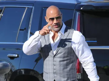 Dwayne Johnson en un set de rodaje Dwayne Johnson en un set de rodaje