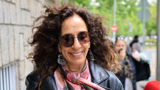 Rosario Flores, en el cumplea&ntilde;os de su hermana Lolita