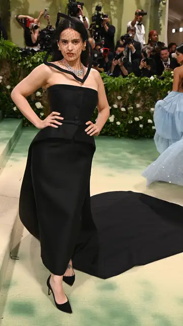 Rosalía, con un vestido de Maria Grazia Chiuri para Dior Rosalía, con un vestido de Maria Grazia Chiuri para Dior