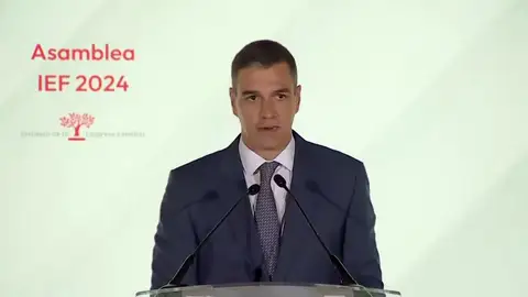 Pedro Sánchez anima a los empresarios a "mejorar las condiciones laborales y salariales de los trabajadores" Pedro Sánchez anima a los empresarios a "mejorar las condiciones laborales y salariales de los trabajadores"