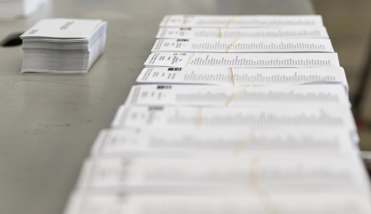Imagen de archivo de las papeletas para las elecciones catalanas