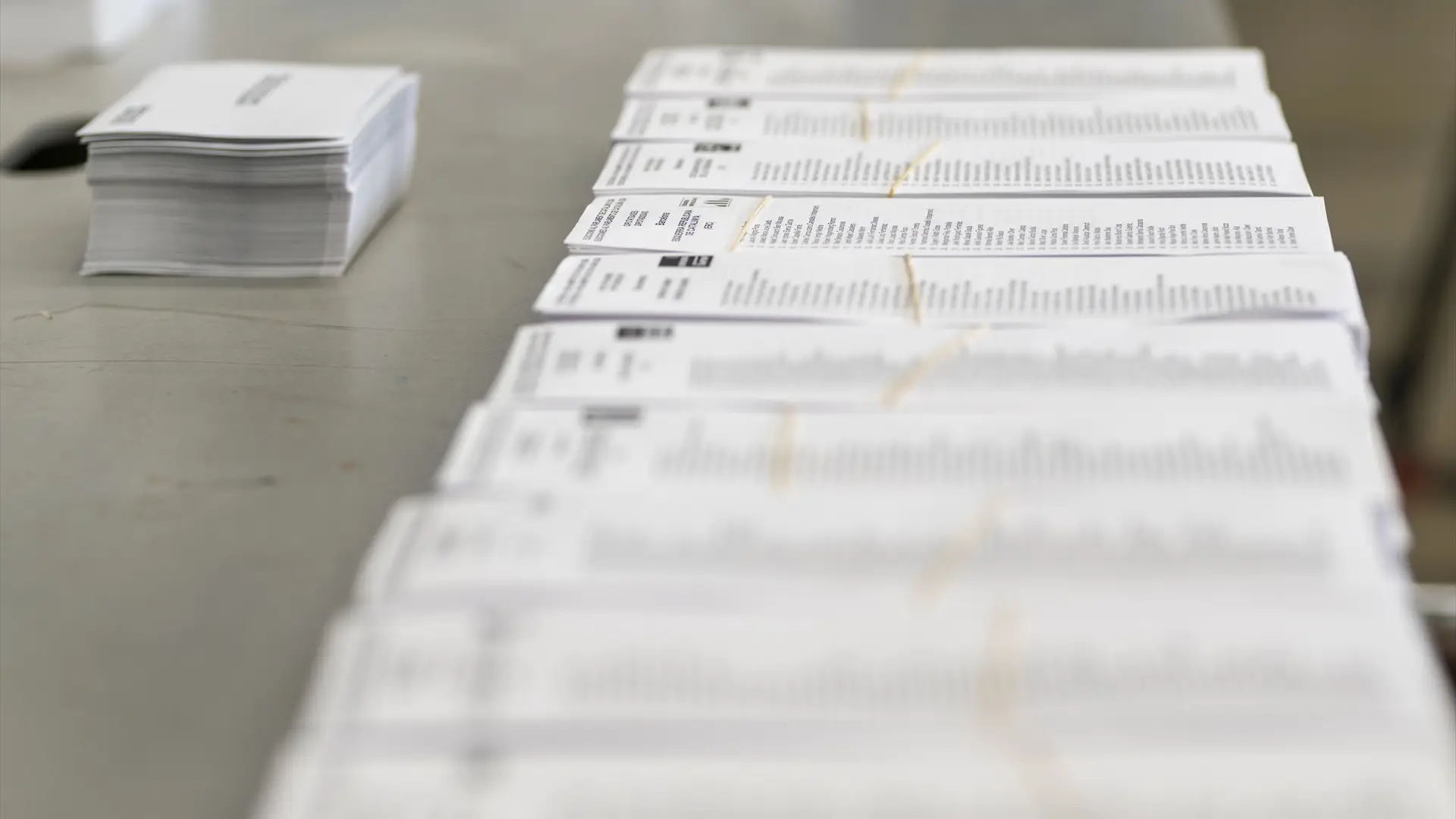 Imagen de archivo de las papeletas para las elecciones catalanas Imagen de archivo de las papeletas para las elecciones catalanas
