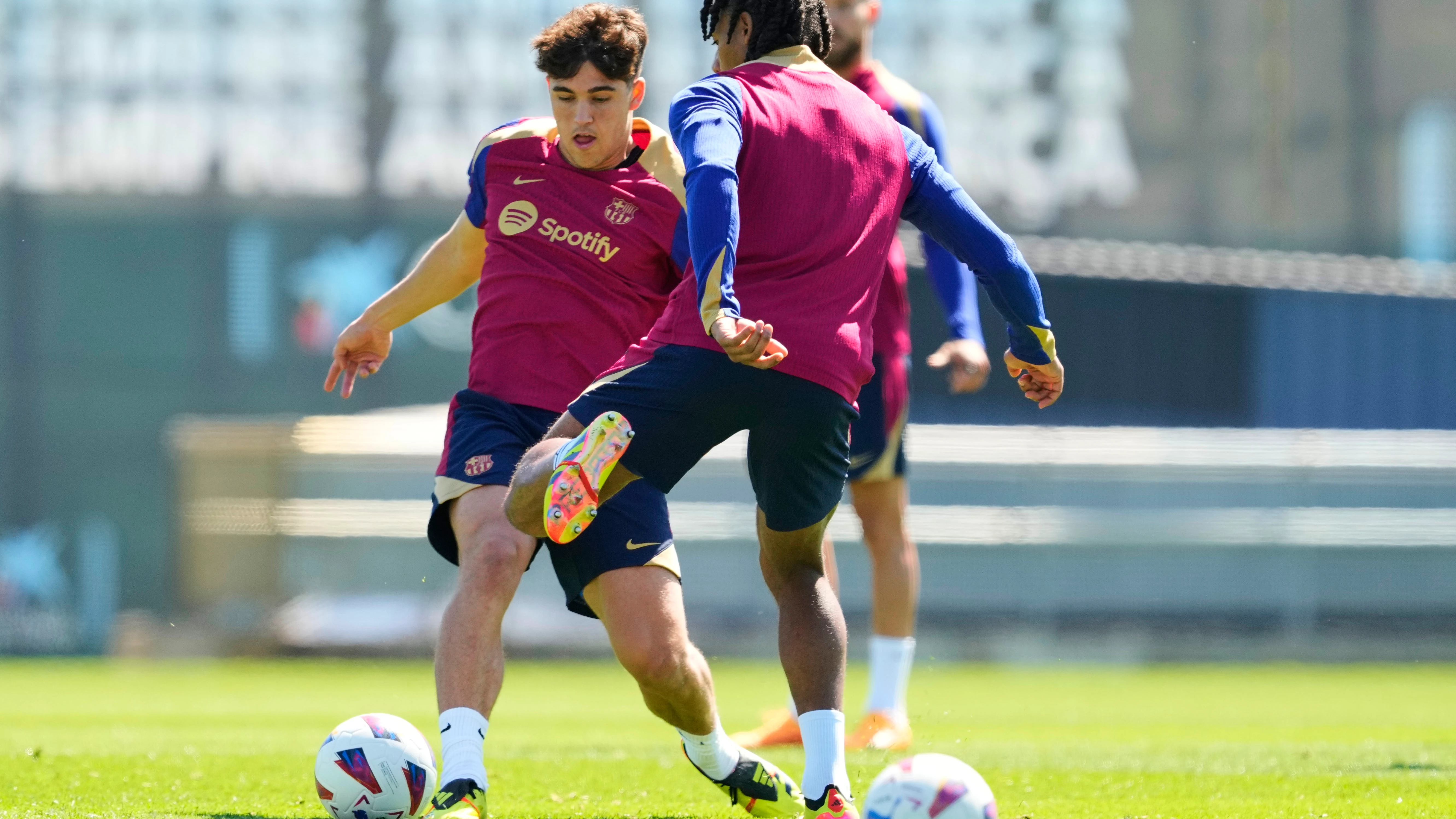 Pau Cubarsí, en un entrenamiento con el Barcelona Pau Cubarsí, en un entrenamiento con el Barcelona