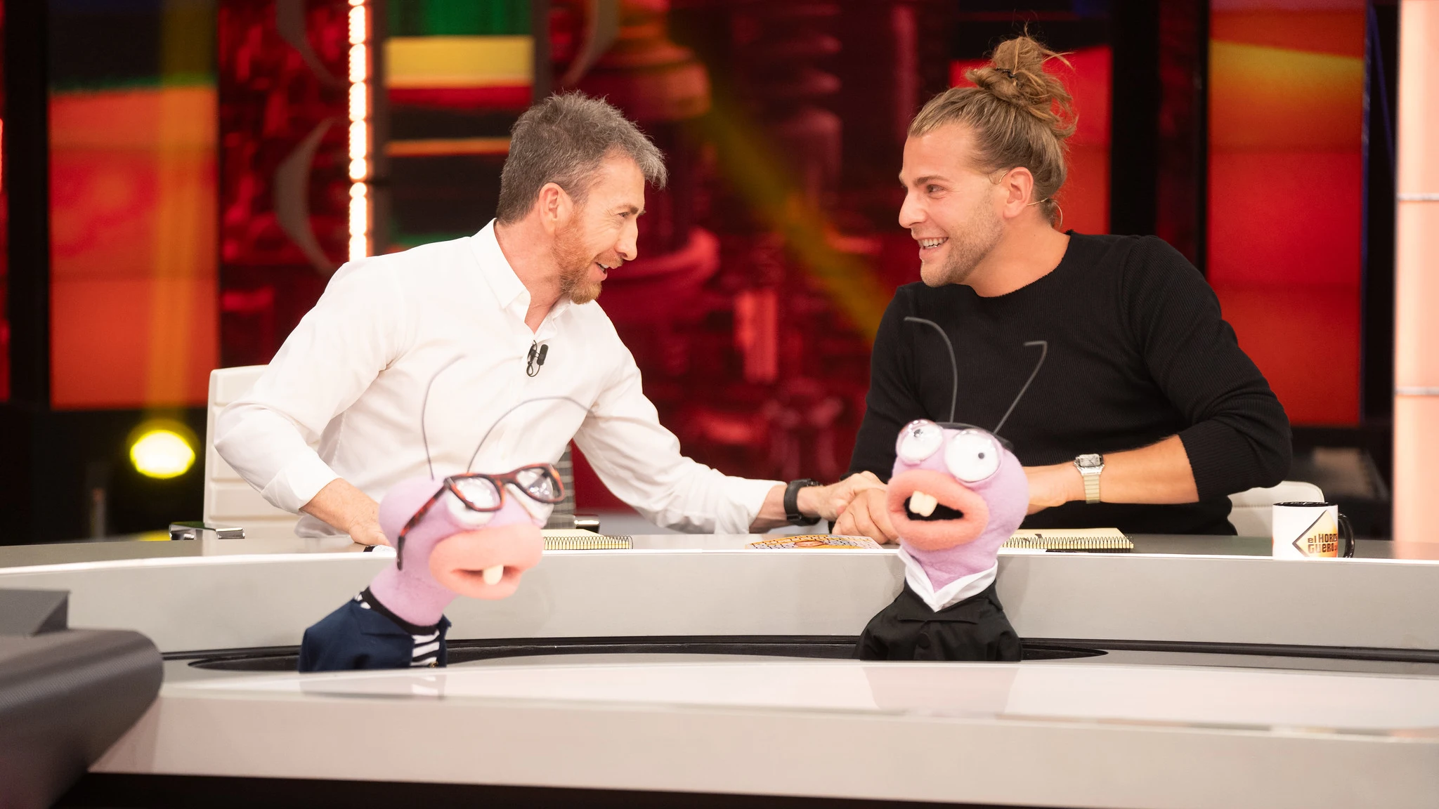 &iexcl;Desfase de moda! Eduardo Navarrete pone precio a los looks m&aacute;s extravagantes