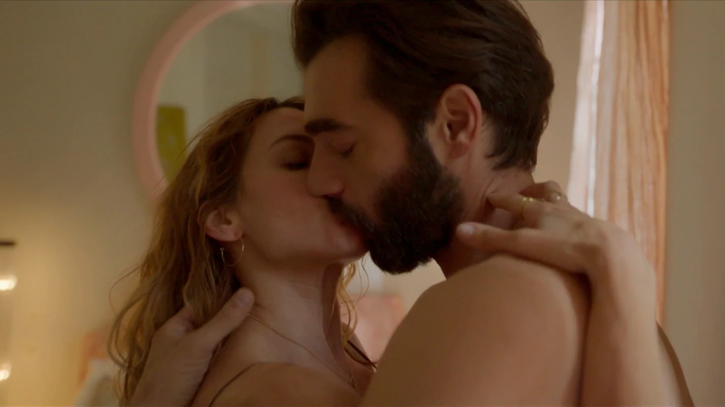 Olivia y Yaman se dejan llevar por una pasión arrolladora Olivia y Yaman se dejan llevar por una pasión arrolladora