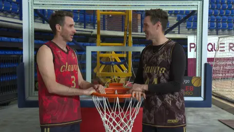 Los gemelos Urtasun antes de su despedida del baloncesto profesional.