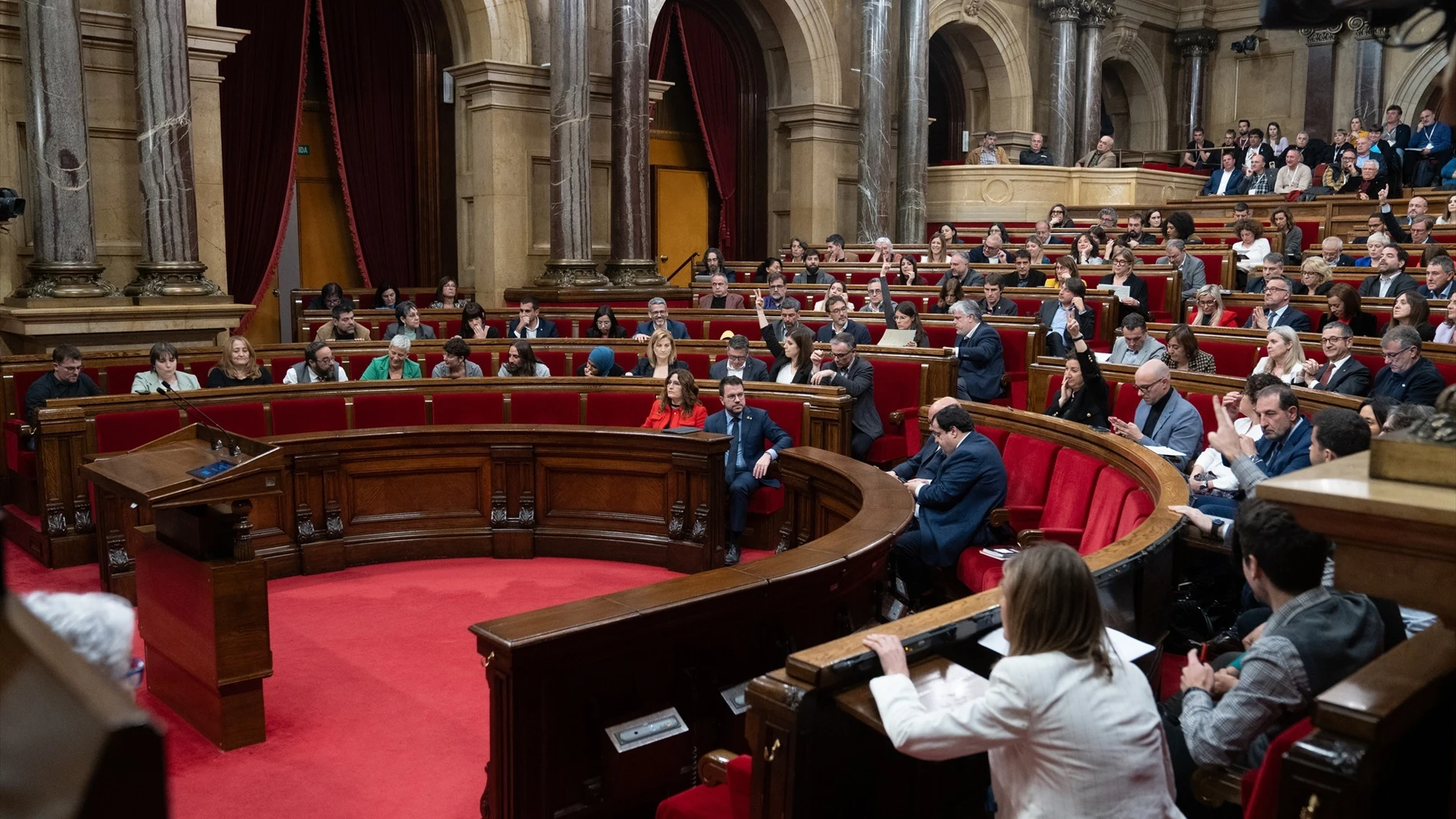¿Cuántos escaños se necesitan para la mayoría absoluta en las elecciones catalanas del 12M?