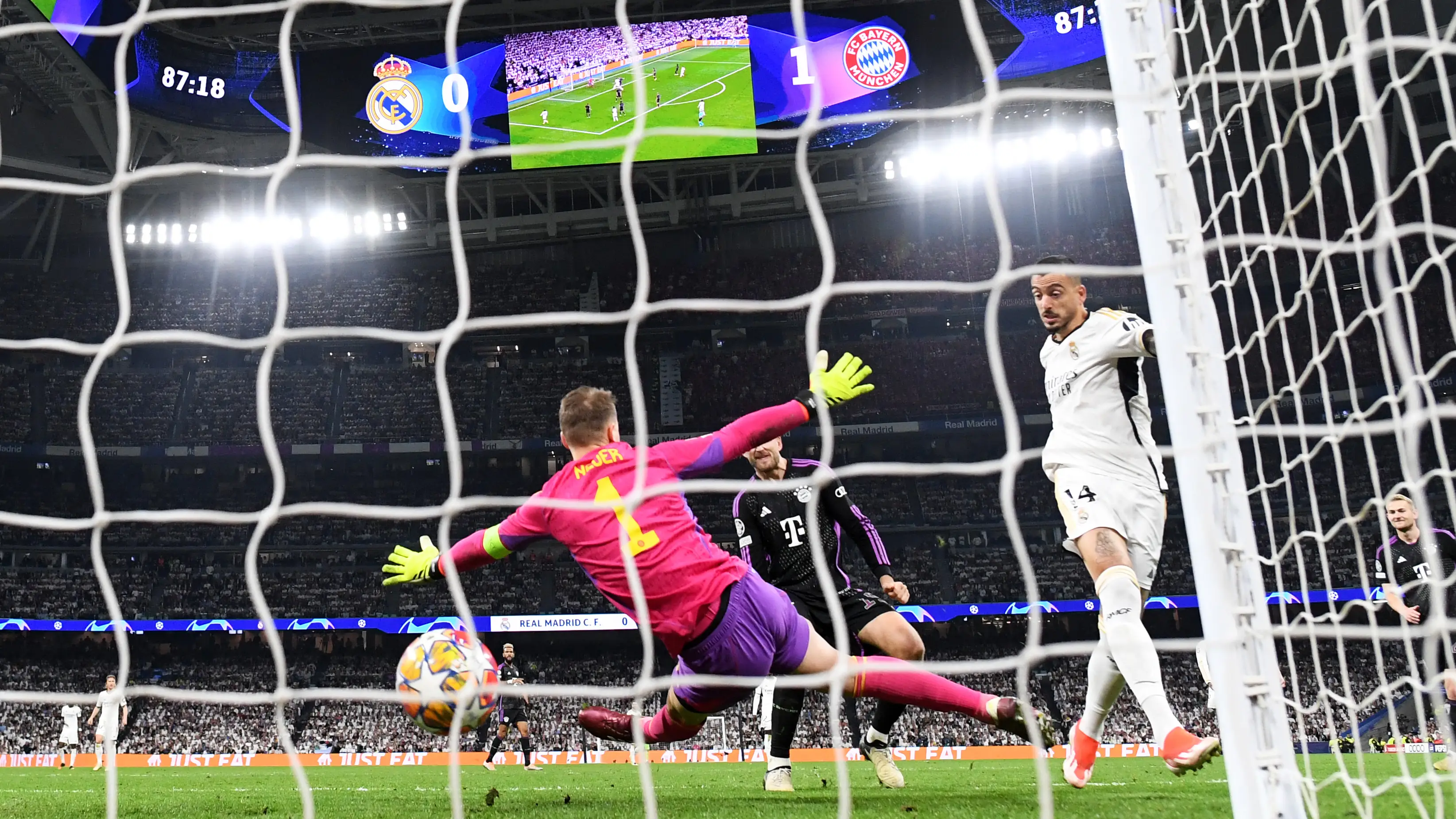 Joselu marca tras el fallo de Neuer Joselu marca tras el fallo de Neuer