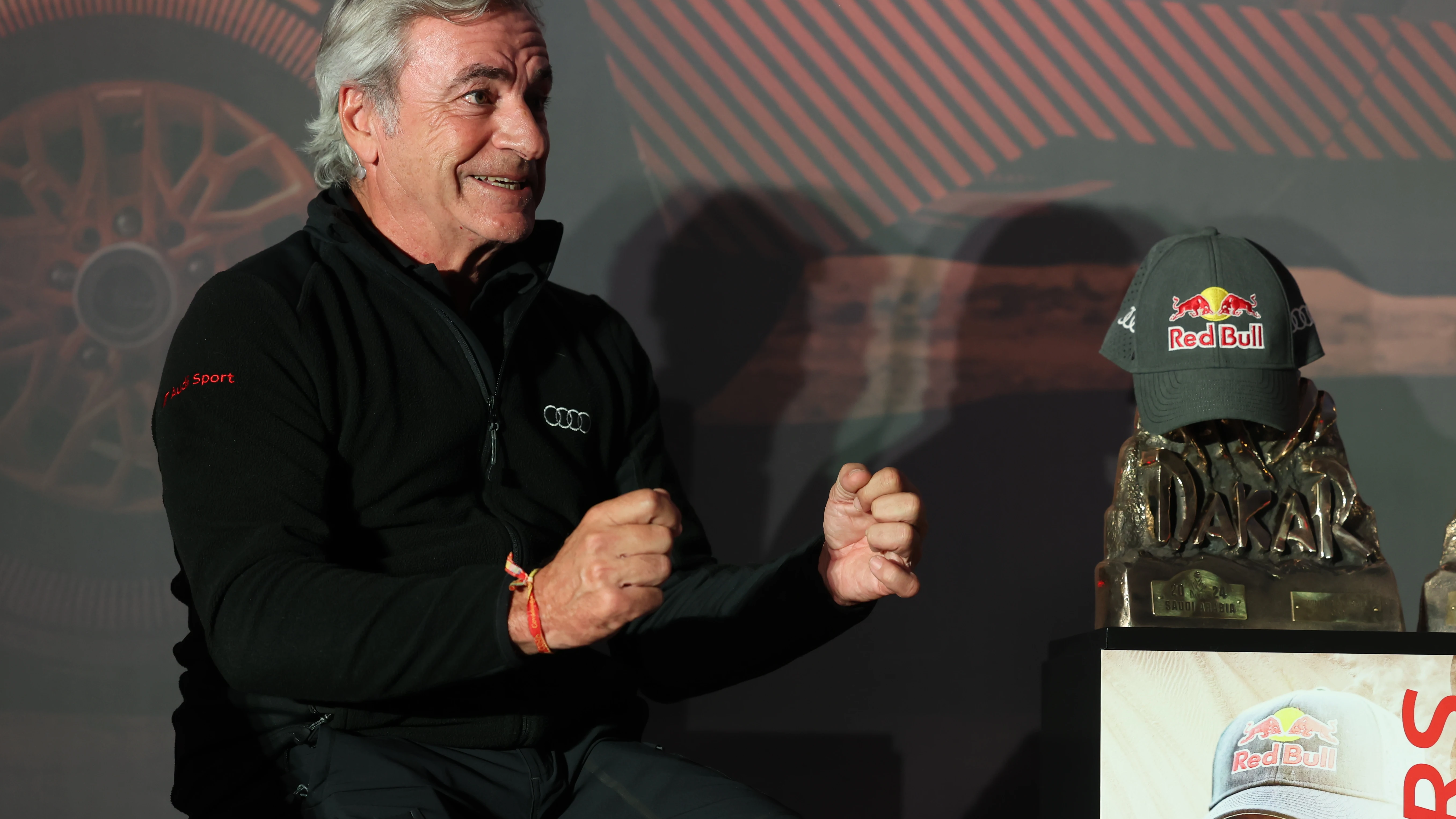 Carlos Sainz atiende a los medios tras ganar su cuarto Dakar Carlos Sainz atiende a los medios tras ganar su cuarto Dakar