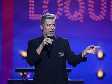 Manu Baqueiro llena de rock el plató de Tu cara me suena 11 imitando a Loquillo Manu Baqueiro llena de rock el plató de Tu cara me suena 11 imitando a Loquillo