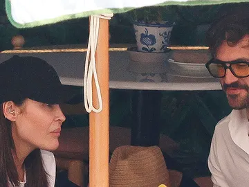 Vicky Martín Berrocal y Enrique Solís, fotografiados juntos Vicky Martín Berrocal y Enrique Solís, fotografiados juntos