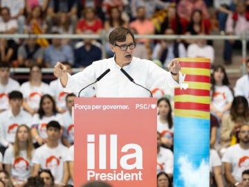 Salvador Illa en el cierre de campaña del PSC en Barcelona