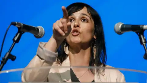 Silvia Orriols, de Aliança Catalana, durante un acto de campaña. Silvia Orriols, de Aliança Catalana, durante un acto de campaña.