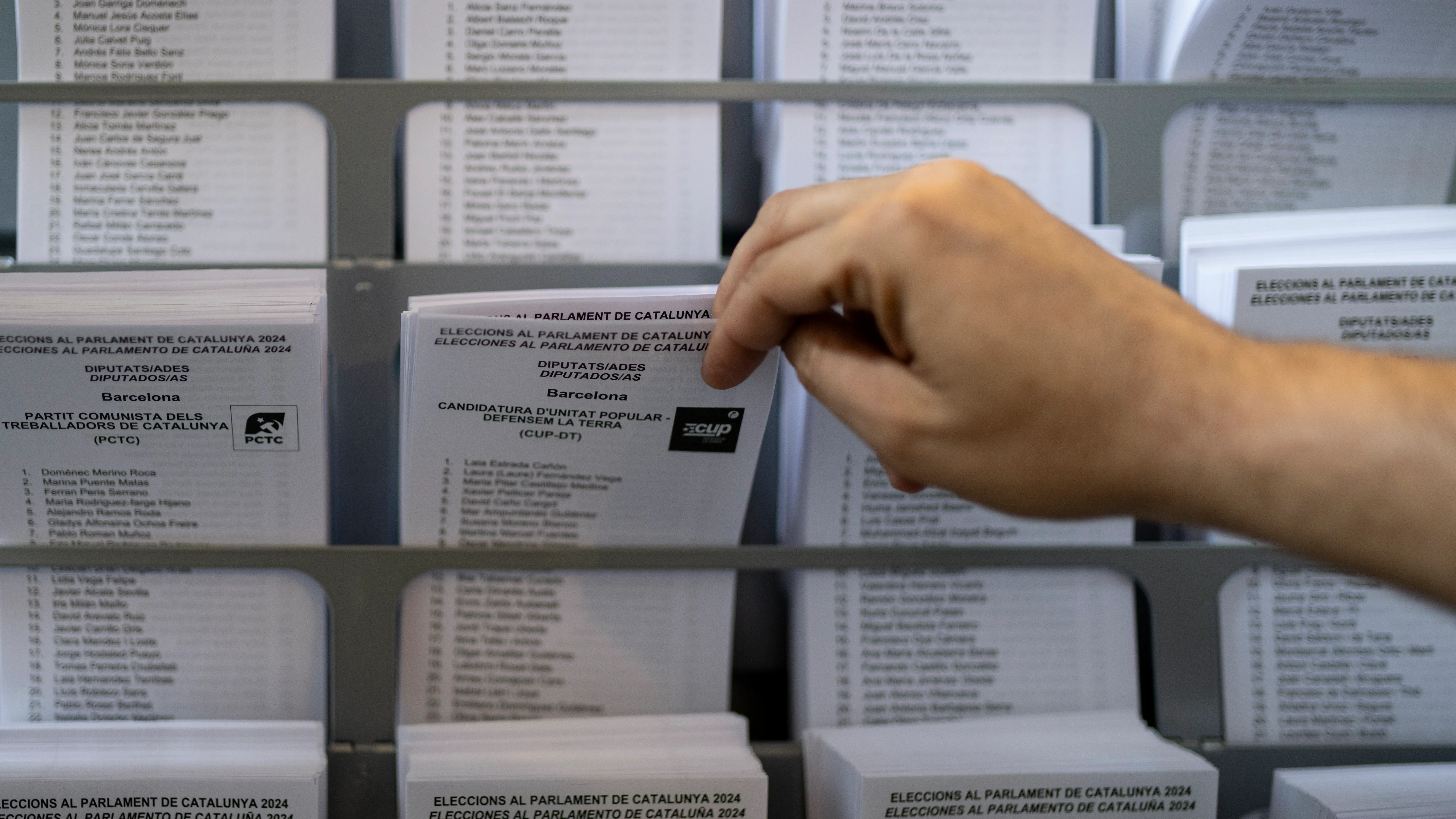 Papeletas de las elecciones de Cataluña Papeletas de las elecciones de Cataluña