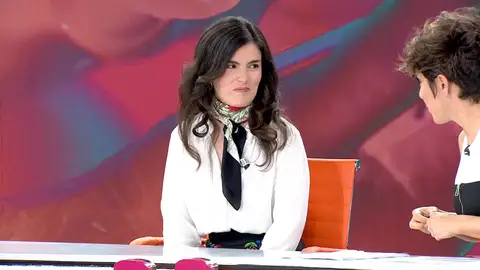 Patricia, víctima de 'sextorsión' tras robarle el ordenador: "Llegaron a mandarle a mi padre fotos íntimas mías" Patricia, víctima de 'sextorsión' tras robarle el ordenador: "Llegaron a mandarle a mi padre fotos íntimas mías"