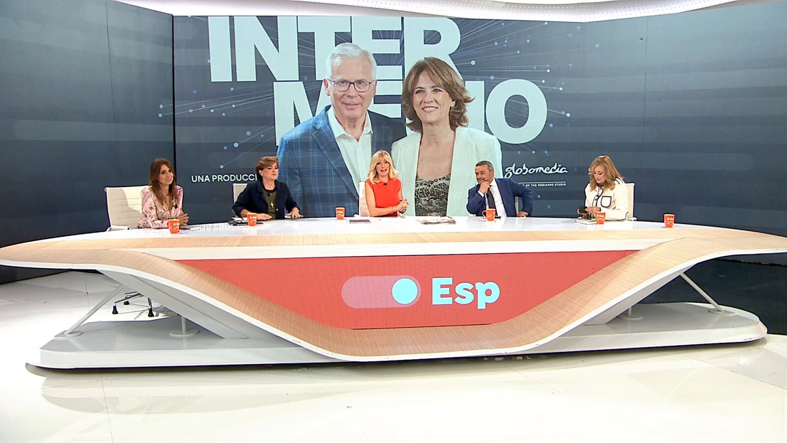 Los detalles de la boda de Baltasar Garzón y Dolores Delgado, por la invitada Elisa Beni