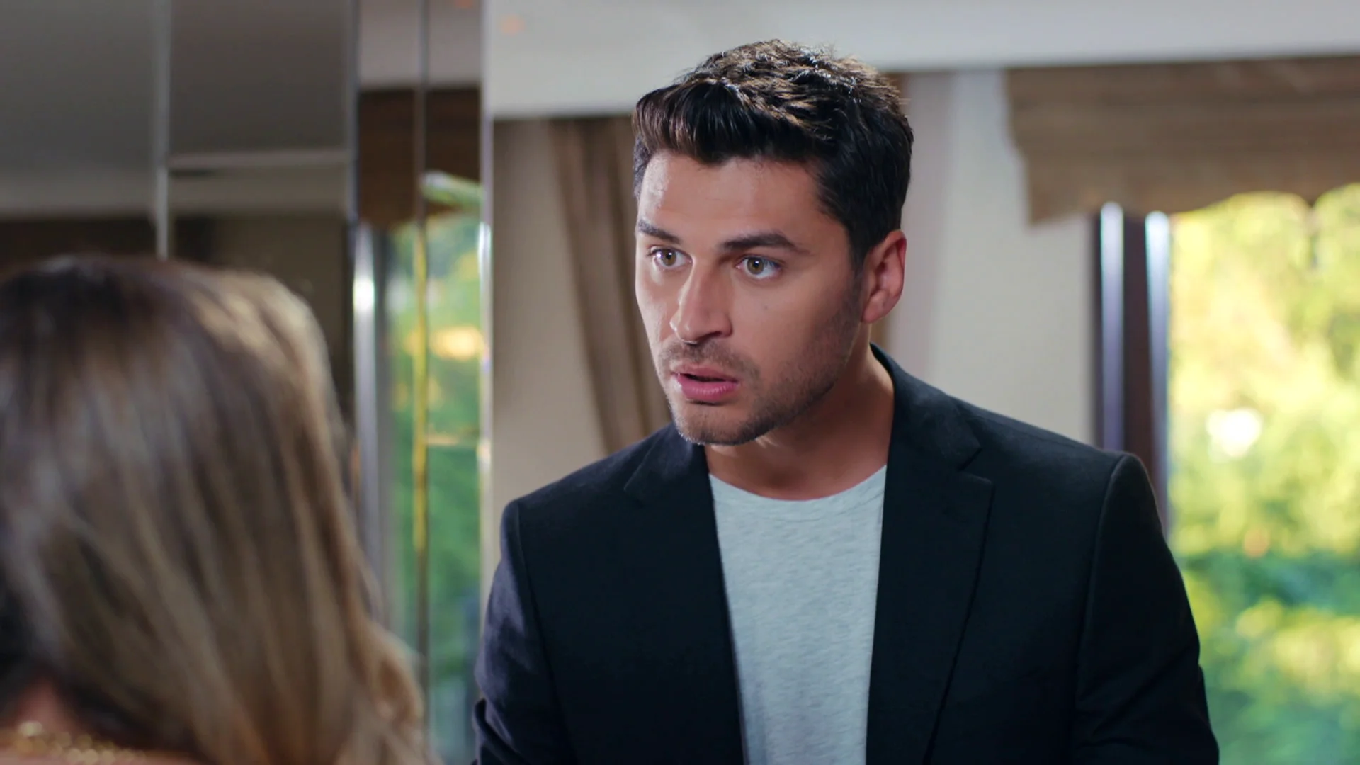 &Ouml;mer descubre que sus mayores temores se han hecho realidad: &iexcl;su padre se ha casado con su enfermera!