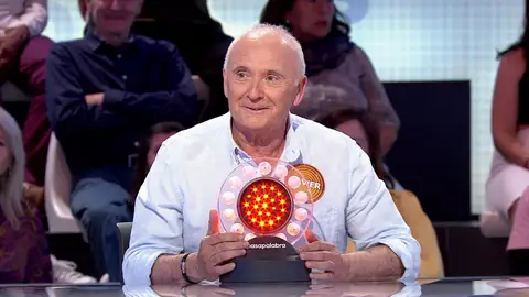 ¿Sabes lo que significa? El gesto de Xavier Deltell que confunde a las nuevas generaciones ¿Sabes lo que significa? El gesto de Xavier Deltell que confunde a las nuevas generaciones