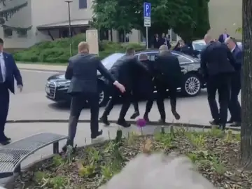 Trasladan al primer ministro eslovaco tras ser tiroteado en plena calle