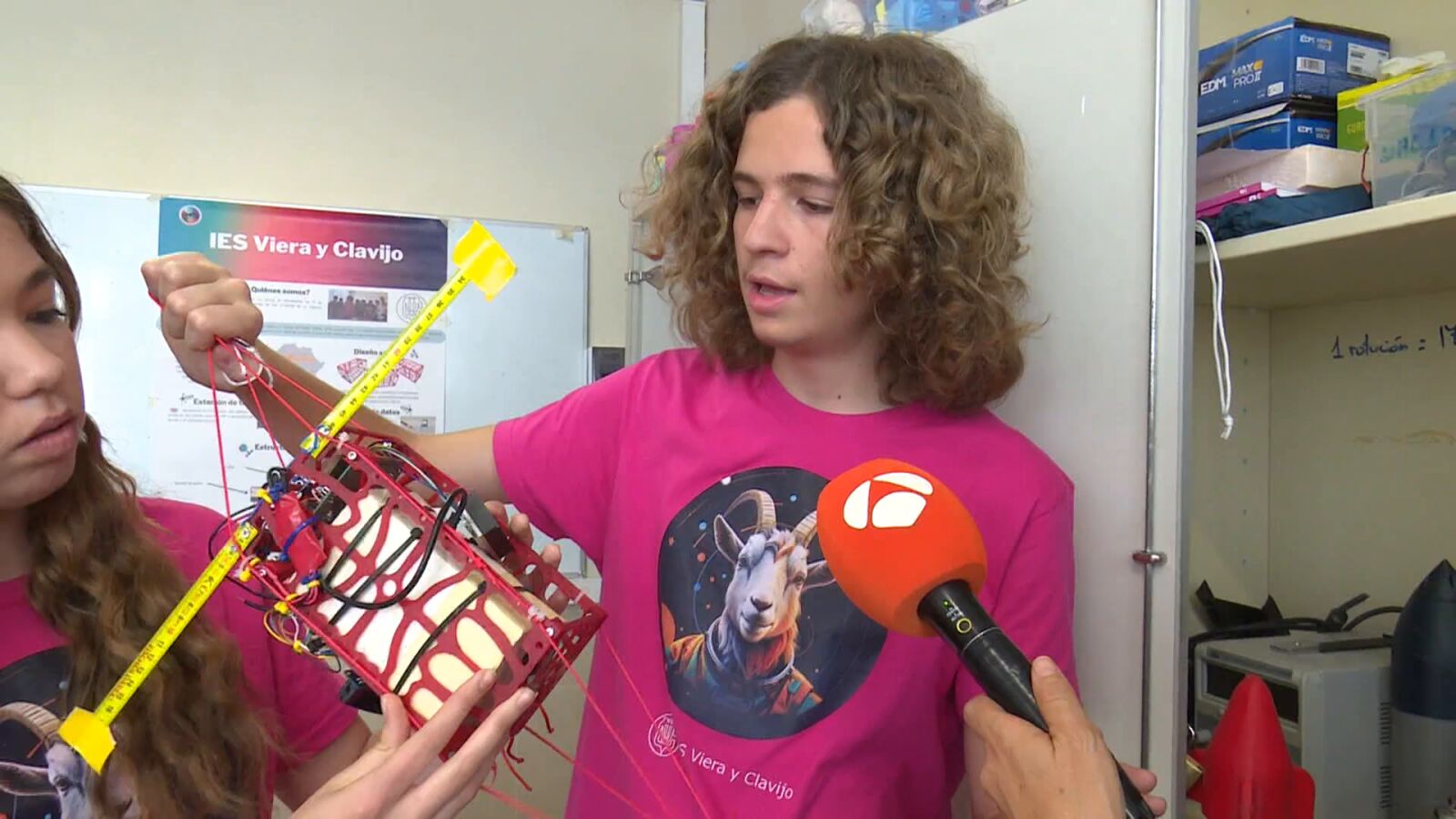 Alumnos de un instituto de Tenerife crean un satélite y descubren que hay radioactividad en la calima que llega a Canarias
