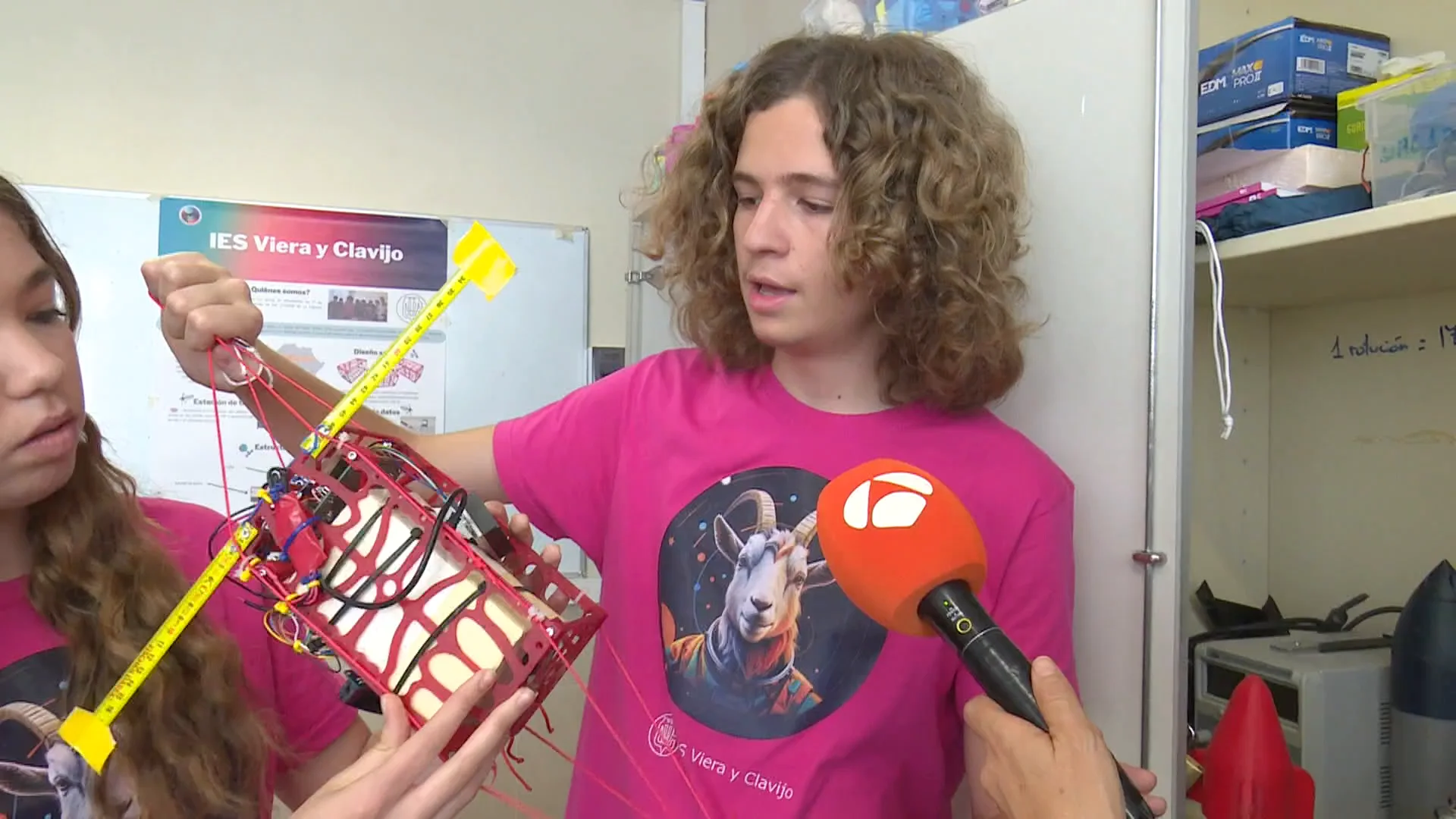 Alumnos de un instituto de Tenerife crean un sat&eacute;lite con el que han descubierto que la calima tiene part&iacute;culas radioactivas