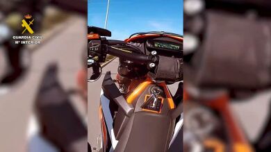 VÍDEO | Así conducía un motorista por las calles del casco urbano de Logroño mientras se grababa con el móvil