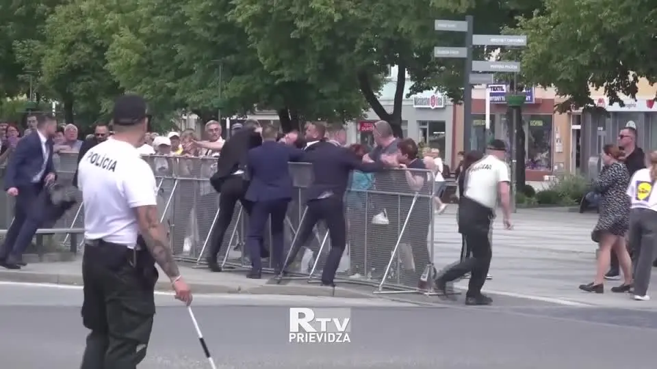 Momento del atentado contra Fico Momento del atentado contra Fico