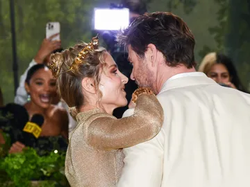 Elsa Pataky y Chris Hemsworth en la Met Gala Elsa Pataky y Chris Hemsworth en la Met Gala