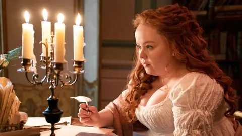 Nicola Coughlan como Penelope Featherington en Los Bridgerton Nicola Coughlan como Penelope Featherington en Los Bridgerton