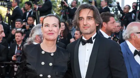 Dimitri Rassam y su madre, Carole Bouquet en el Festival de Cannes Dimitri Rassam y su madre, Carole Bouquet en el Festival de Cannes