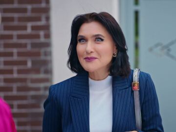 Ender conoce a G&uuml;lnaz 