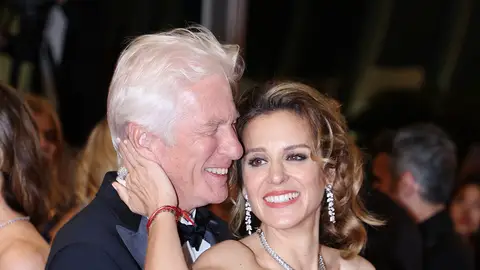 Richard Gere y su mujer, Alejandra Silva, en Cannes