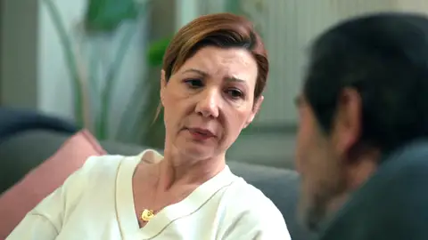 Laçin comparte con Yekta sus dudas sobre su propuesta de matrimonio Laçin comparte con Yekta sus dudas sobre su propuesta de matrimonio