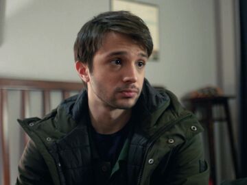 &Ccedil;inar vuelve a casa y se despide de Defne