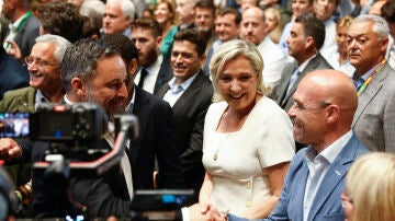 Santiago Abascal, Marine LePen y Jorge Buxadé