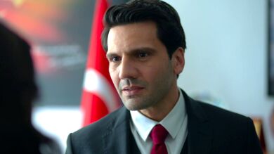 Ilgaz no puede reprimir sus celos tras descubrir que Firat es el ex de Ceylin: “¿Querías que dejase el caso para estar con él?”