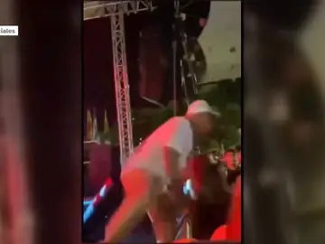 Henry Méndez a puñetazos contra un hombre que pegaba a una mujer Henry Méndez a puñetazos contra un hombre que pegaba a una mujer