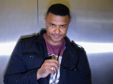 Henry Méndez salta en un concierto para defender a una fan que estaba siendo agredida