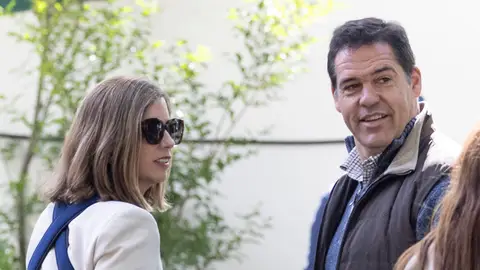 Luis Alfonso de Borbón y Margarita Vargas, en la hípica Luis Alfonso de Borbón y Margarita Vargas, en la hípica