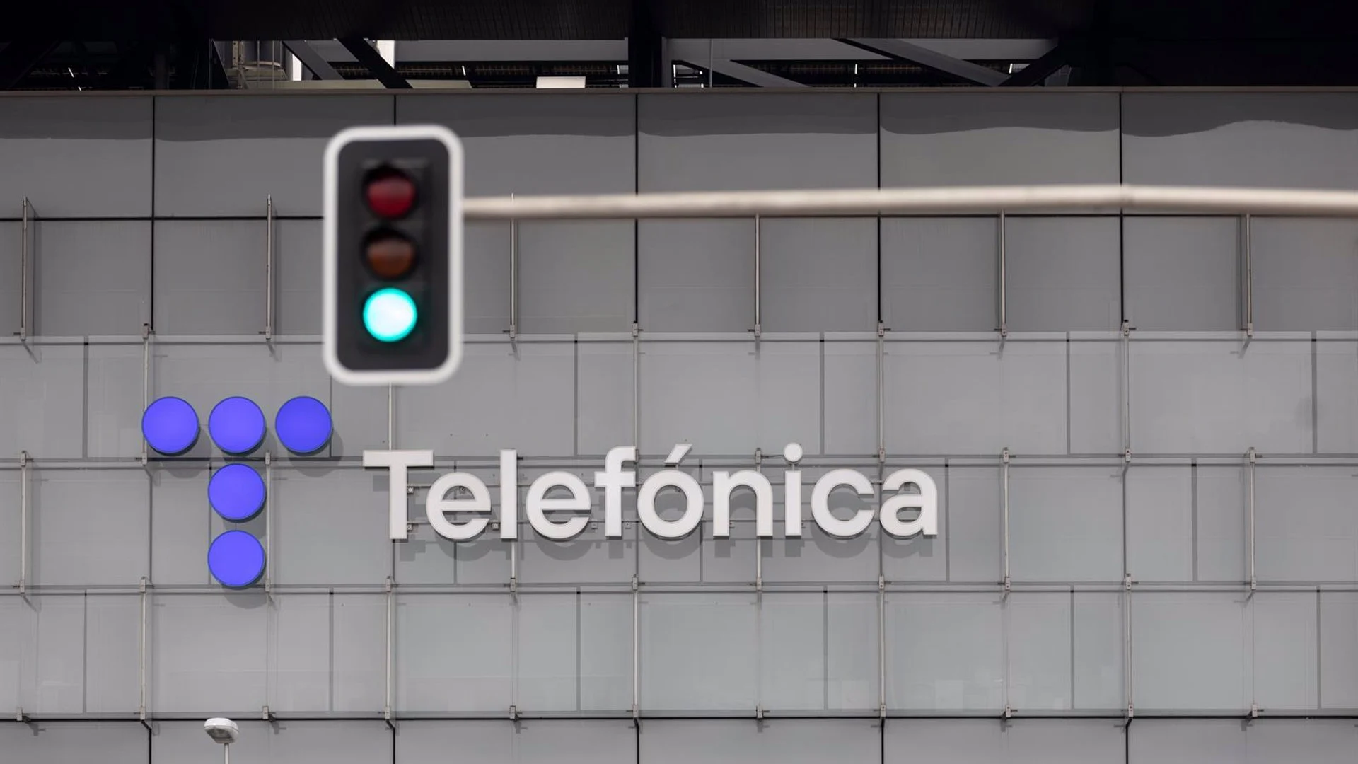 La SEPI culmina la compra del 10% de Telefónica tras invertir casi 2.285 millones La SEPI culmina la compra del 10% de Telefónica tras invertir casi 2.285 millones
